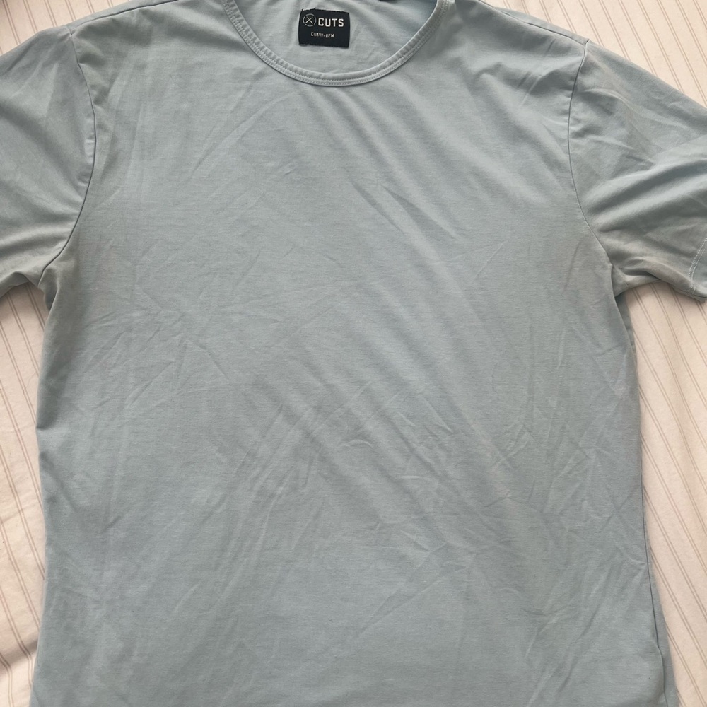 Cuts Clothing - Men’s AO Curve-Hem Tee in Light Blue